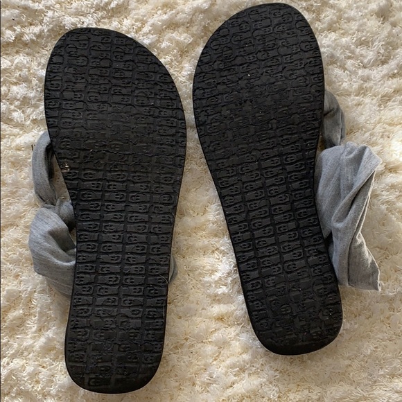 Light grey Sanuks - Picture 3 of 4